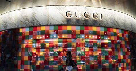 gucci compra da fondiaria|Gucci retoma nível pré.